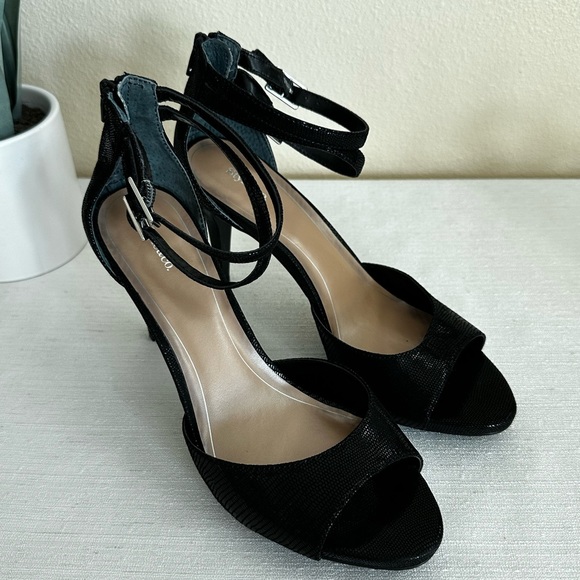 New Style&Co. Black Reptile Texture Ankle Strap Gigh Heel Sandals Women’s 8.5M - Picture 5 of 10
